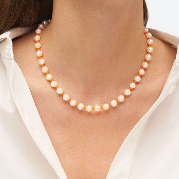 LA MOME BIJOU Sunset Pearl Necklace in Orange