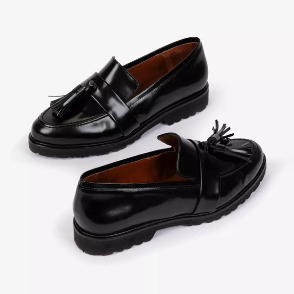 PENELOPE CHILVERS Irvine Tassel Loafer in Black