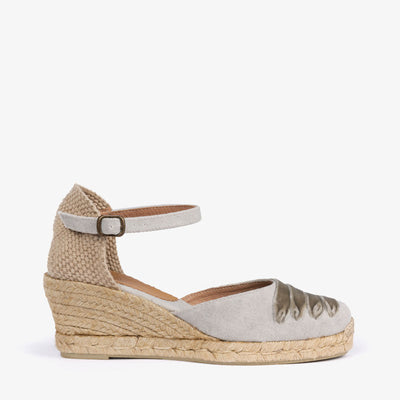 PENELOPE CHILVERS Low Mary Jane Dali Espadrilles in Putty