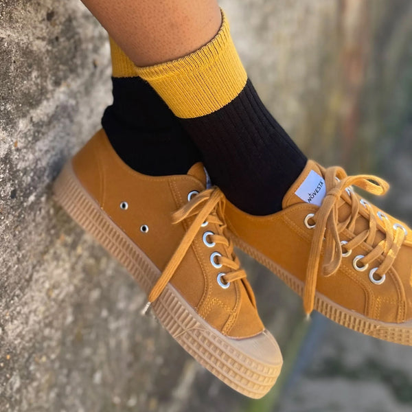 IVY ELLIS Womens Slavic Socks in Vronsky