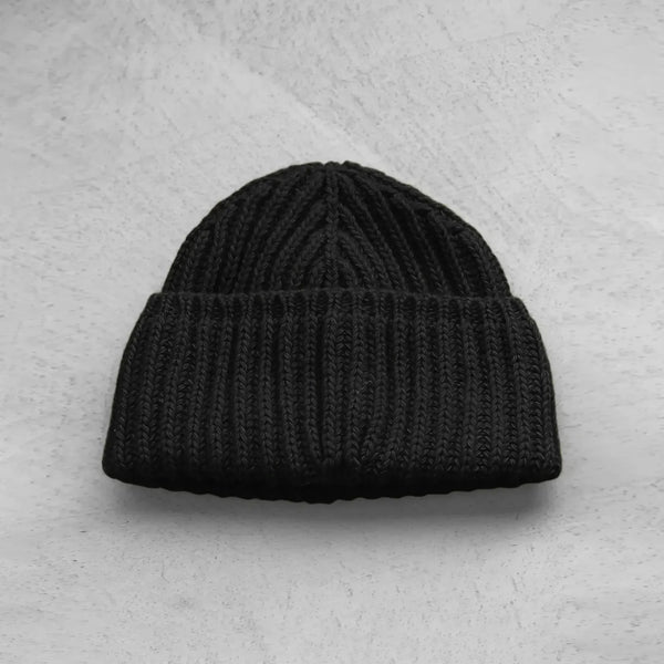 IVY ELLIS Cousteau Beanie in Black