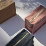 LES PENSIONNAIRES Organic Cotton Cube Toiletry Bag in Rosewood