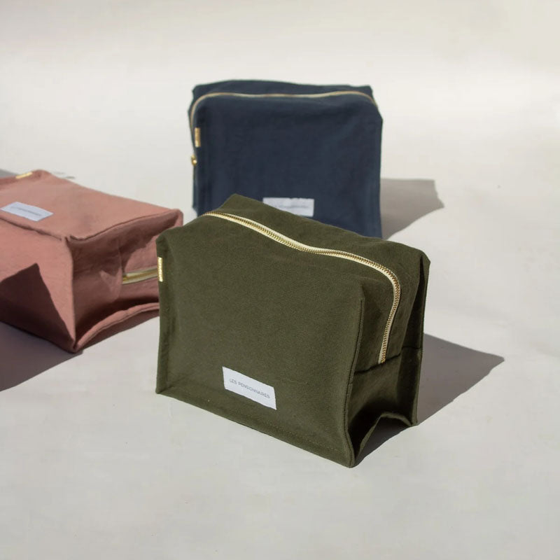 LES PENSIONNAIRES Organic Cotton Cube Toiletry Bag in Caper Green