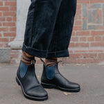 BLUNDSTONE 1917 Leather Boots with Blue Elastic in Voltan Black