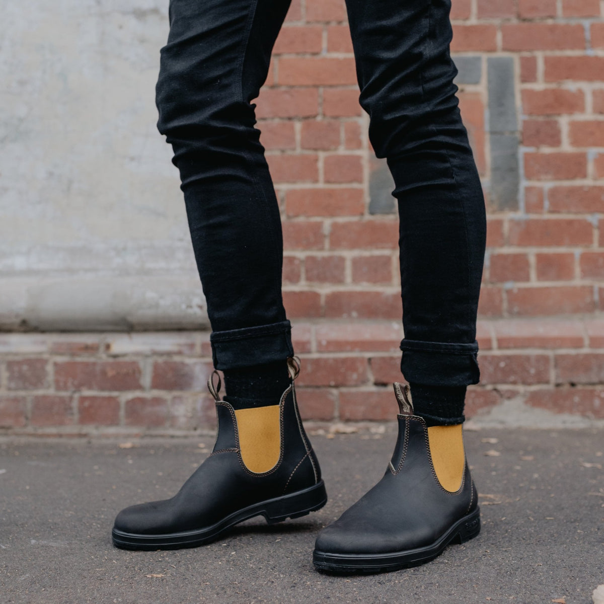 BLUNDSTONE 1919 Leather Boots in Brown/Mustard