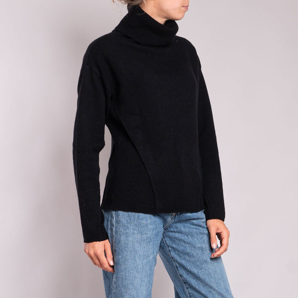 JEAN & TEMPLE Thick Roll Neck Jumper in Black