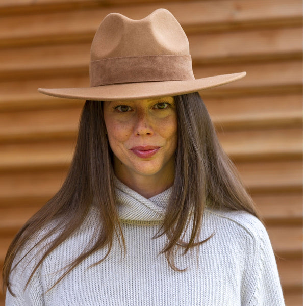 TRAVAUX EN COURS Fedora Wide Brim Hat in Camel