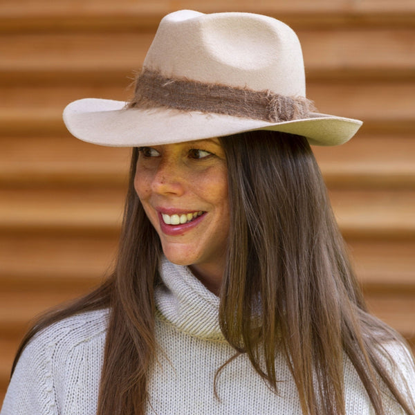 TRAVAUX EN COURS Felt Fedora Hat with Mohair Band in Sesame